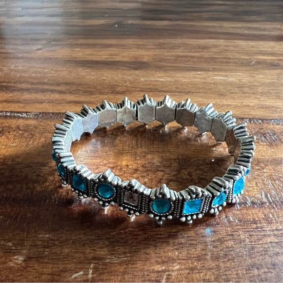 Blue Jewel Bracelet - Picture 2 of 3